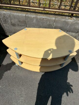 キャスター付きテレビボード